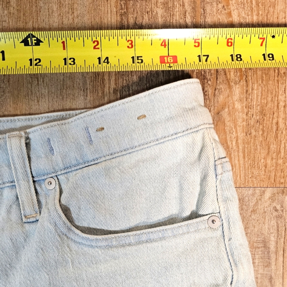 Classic White Women's Jeans - Picture 9 of 10